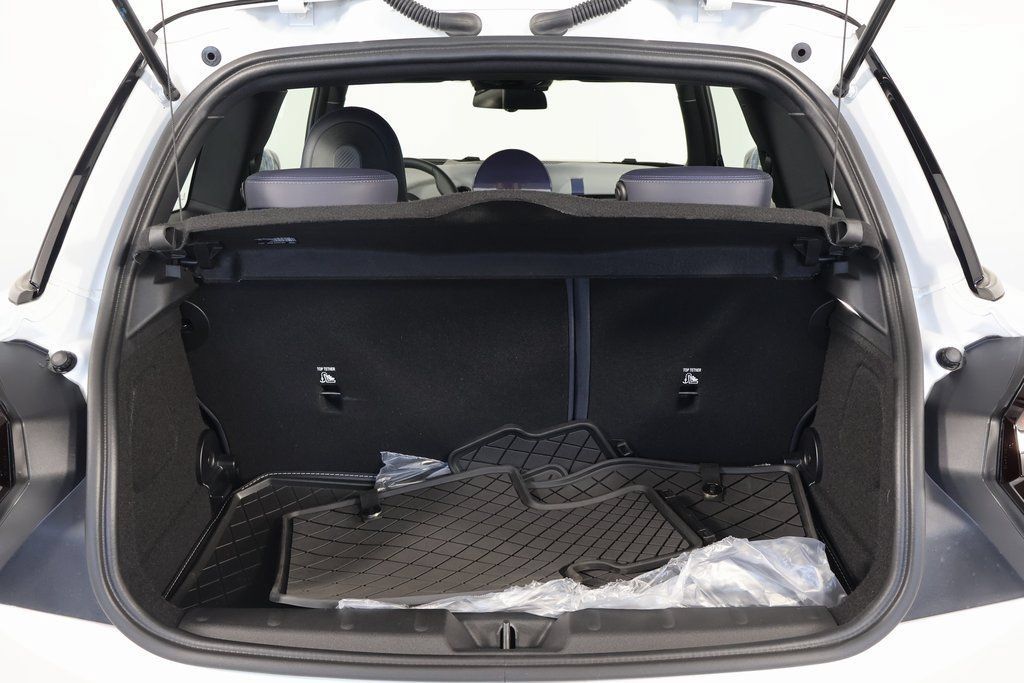 Used 2026 MINI Cooper 2-Door Hardtop FWD image 12