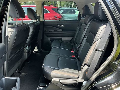 Used 2022 Nissan Pathfinder SL w/ SL Black Package FWD image 26