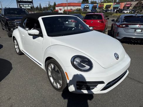Used 2019 Volkswagen Beetle 2.0T SE w/ SE Premium Package FWD image 3