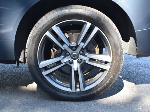 Used 2019 Volvo XC60 T8 Momentum w/ Advanced Package image 39