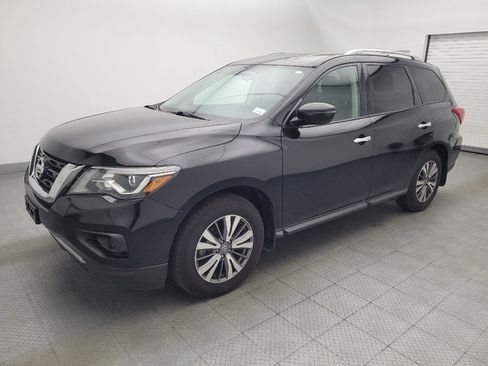 Used 2020 Nissan Pathfinder S FWD image 2
