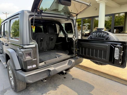 Used 2019 Jeep Wrangler Unlimited Sport AWD/4WD image 16