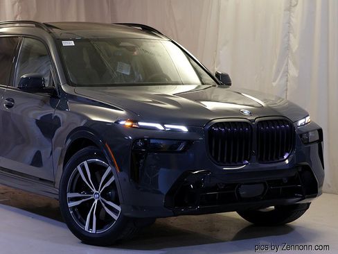 Used 2027 BMW X7 xDrive40i w/ Executive Package AWD/4WD image 2