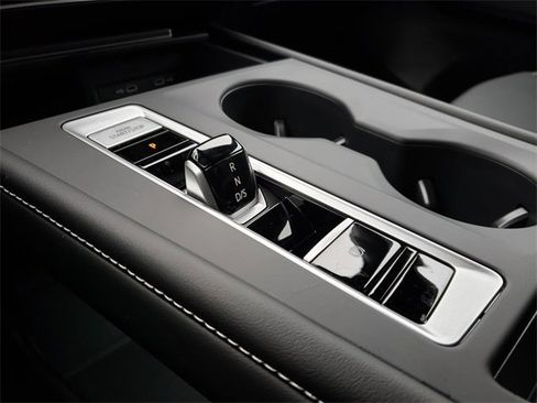 New 2026 Volkswagen Atlas Cross Sport SE image 11