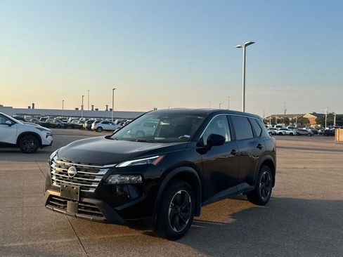 Certified 2024 Nissan Rogue SV FWD image 9