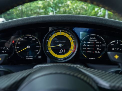Used 2024 Porsche 911 GT3 RS RWD image 25