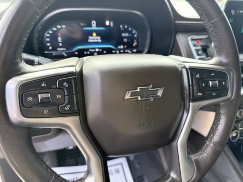 Used 2022 Chevrolet Tahoe Z71 w/ Luxury Package AWD/4WD image 12