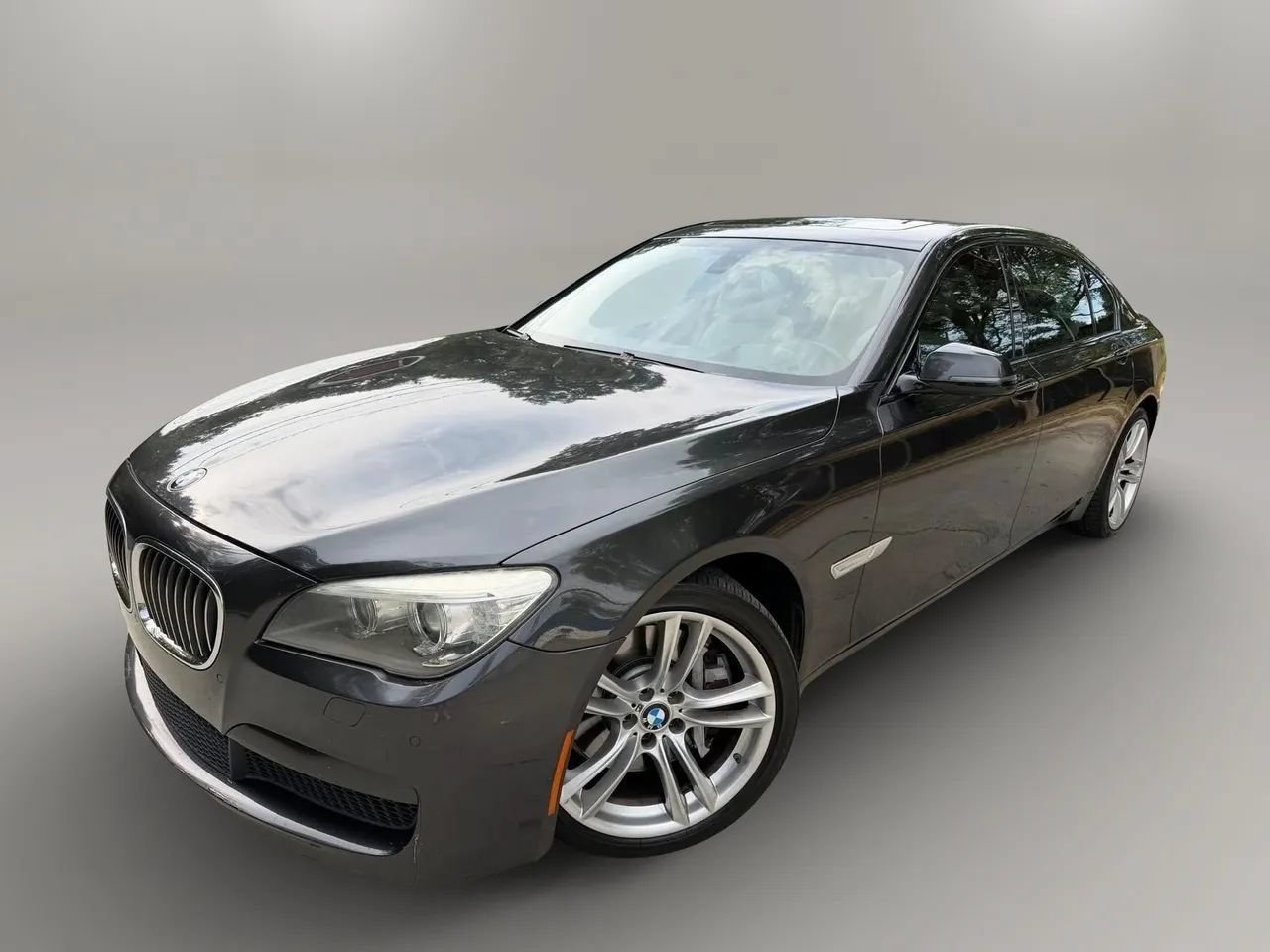 Used 2013 BMW 750Li RWD image 1