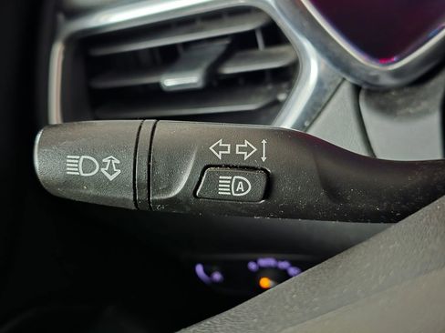 Used 2019 Chevrolet Equinox LT w/ Driver Convenience Package FWD image 30