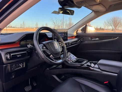 Used 2022 Lincoln Nautilus Reserve w/ Equipment Group 201A image 7