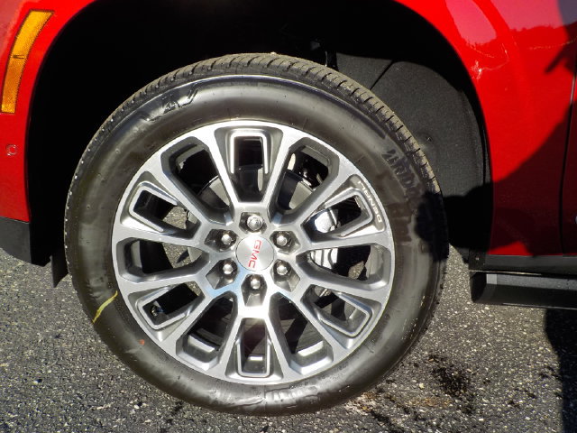 New 2026 GMC Yukon Denali w/ Denali Reserve Package AWD/4WD image 9