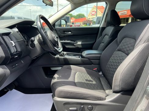 Used 2022 Nissan Pathfinder SV AWD/4WD image 27