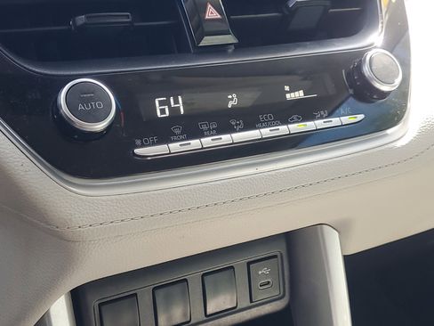 Certified 2025 Toyota Corolla Cross LE FWD image 28