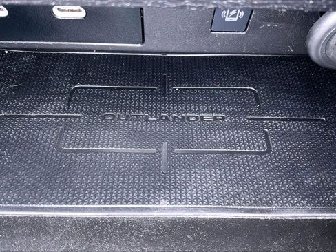 Used 2025 Mitsubishi Outlander SE AWD/4WD image 34