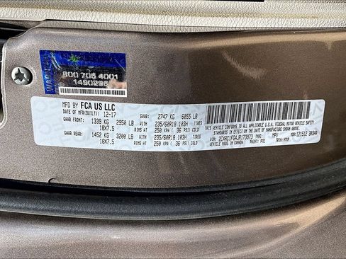 Used 2018 Chrysler Pacifica Touring Plus w/ Tire & Wheel Group FWD image 34