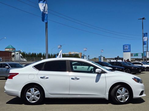 Used 2019 Nissan Sentra S FWD image 8
