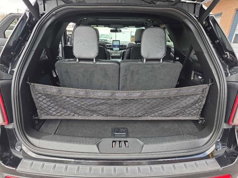 Used 2020 Ford Explorer ST w/ ST Street Pack image 23