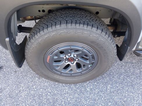 Used 2025 Nissan Frontier PRO-4X image 23