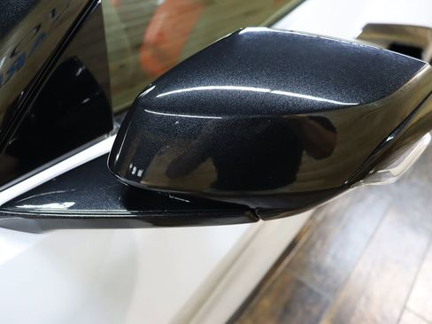 Used 2024 Chevrolet Corvette Stingray Premium Conv w/ Z51 Performance Package image 13