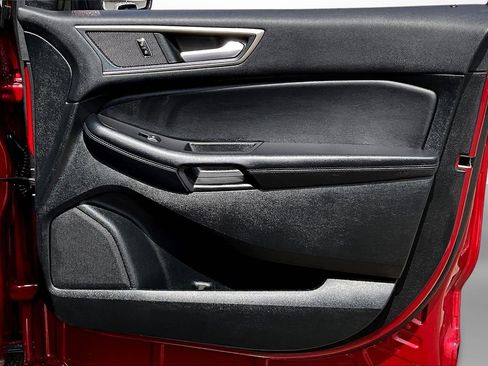 Used 2023 Ford Edge SEL image 26