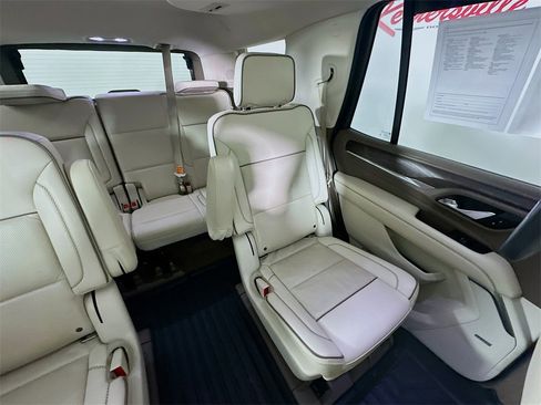 Used 2021 GMC Yukon Denali w/ Denali Premium Package image 14