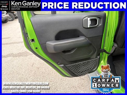 Used 2018 Jeep Wrangler Unlimited Sahara AWD/4WD image 19