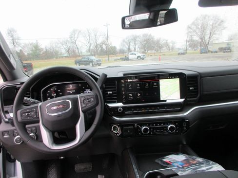 New 2026 GMC Sierra 2500 SLT w/ SLT Premium Package AWD/4WD image 16