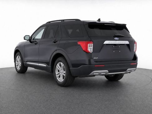 Used 2023 Ford Explorer XLT w/ Equipment Group 202A AWD/4WD image 3