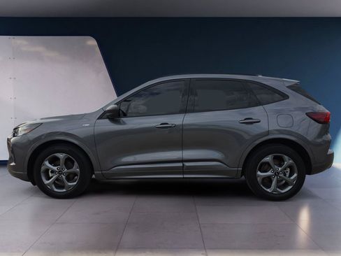 Used 2023 Ford Escape ST-Line w/ Tech Pack #1 FWD image 2
