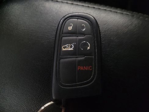 Used 2020 Jeep Cherokee Limited FWD image 32