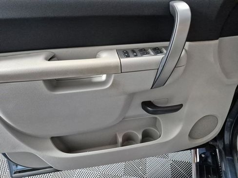 Used 2011 Chevrolet Silverado 2500 LT w/ Interior Plus Package image 13