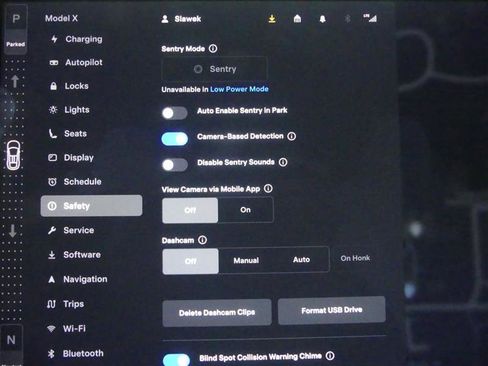 Used 2022 Tesla Model X image 18