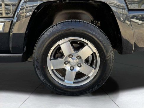 Used 2010 Jeep Commander Sport image 50