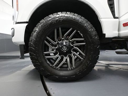 Used 2024 Ford F350 Platinum AWD/4WD image 17