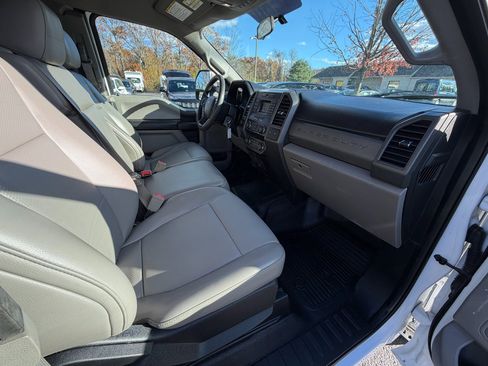 Used 2019 Ford F250 XL w/ Power Equipment Group image 29