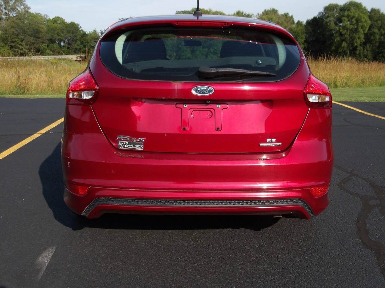 Used 2015 Ford Focus SE w/ SE Sport Package FWD image 4