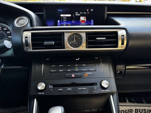 Used 2016 Lexus IS 300 AWD image 19