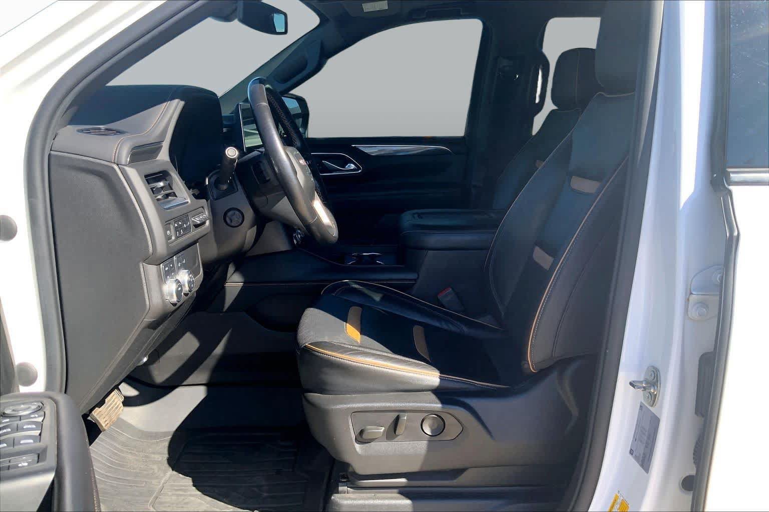 Used 2021 GMC Yukon AT4 w/ AT4 Premium Package AWD/4WD image 8