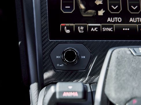 Used 2024 Lamborghini Urus Performante image 82