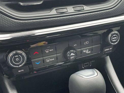 New 2026 Jeep Compass Latitude image 41