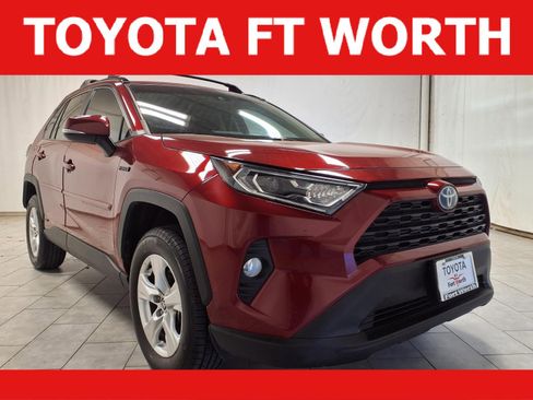 Used 2021 Toyota RAV4 XLE w/ Convenience Package image 1