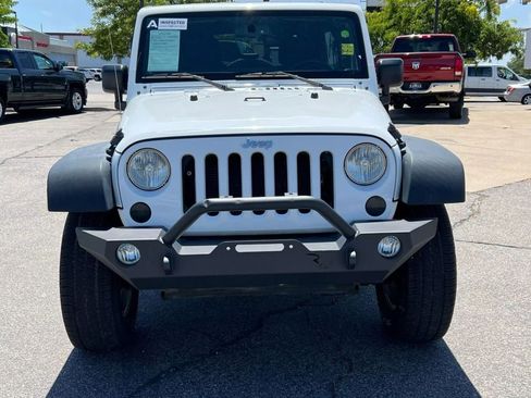 Used 2015 Jeep Wrangler Unlimited Rubicon w/ Max Tow Package image 4