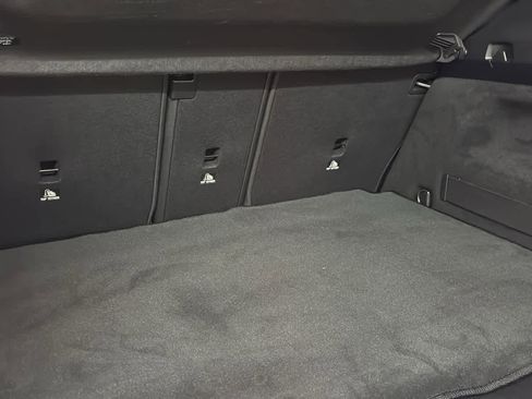 Used 2025 Mercedes-Benz GLA 250 4MATIC image 49