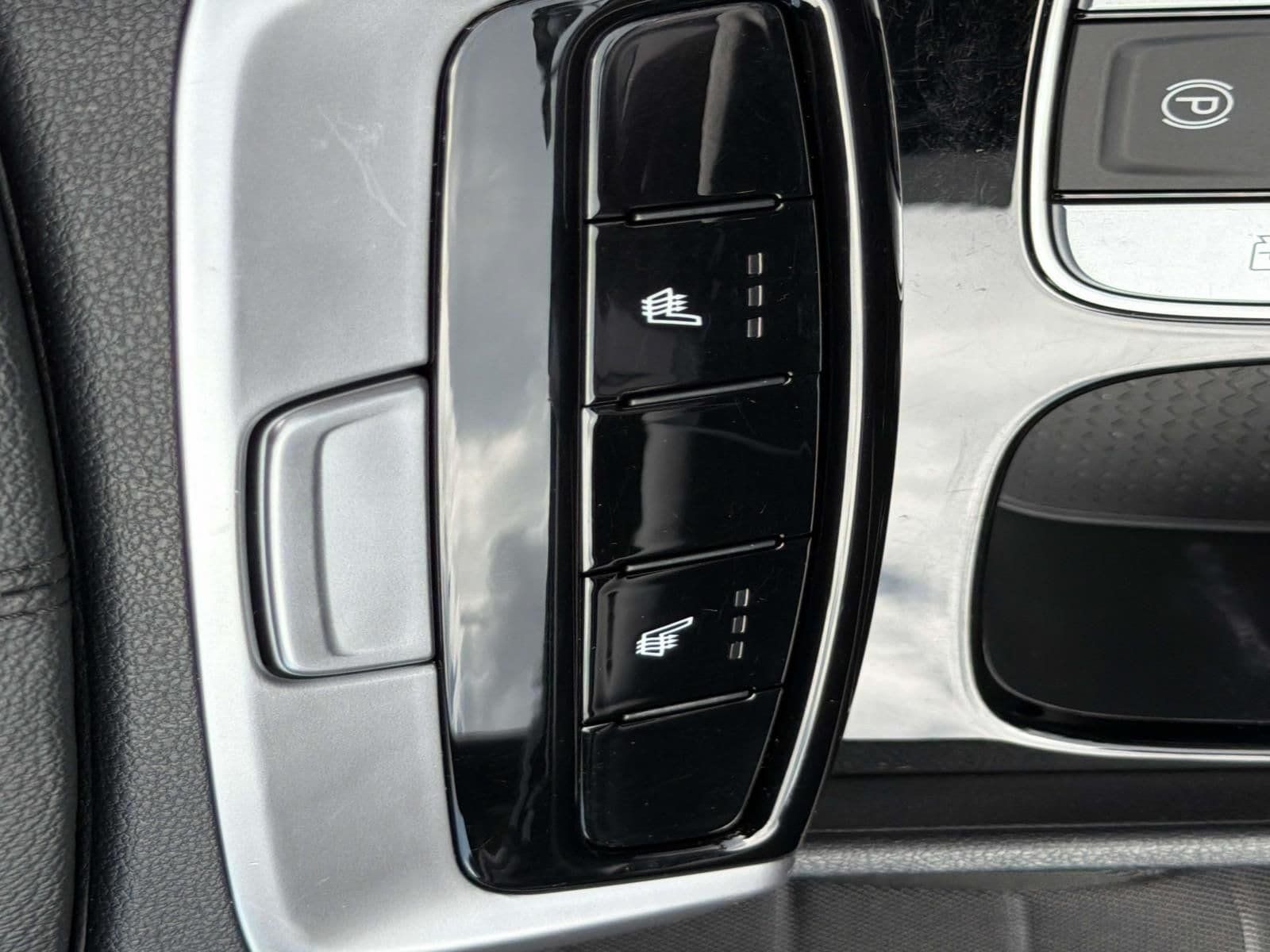 Used 2024 Hyundai Santa Cruz SEL w/ Activity Package FWD image 35