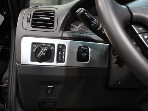 Used 2002 Ford Thunderbird Deluxe image 48