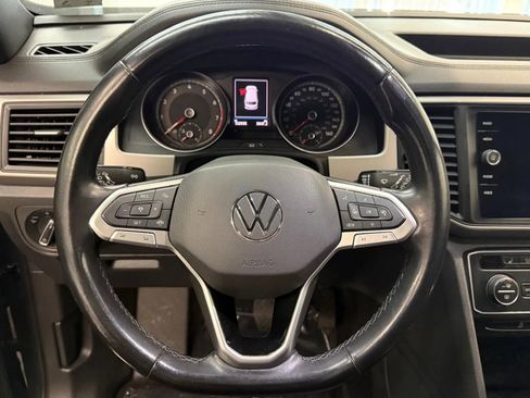 Used 2020 Volkswagen Atlas Cross Sport SE w/ Panoramic Sunroof Package FWD image 31