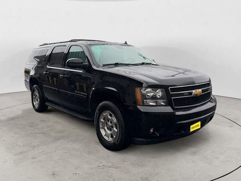 Used 2014 Chevrolet Suburban LT image 7