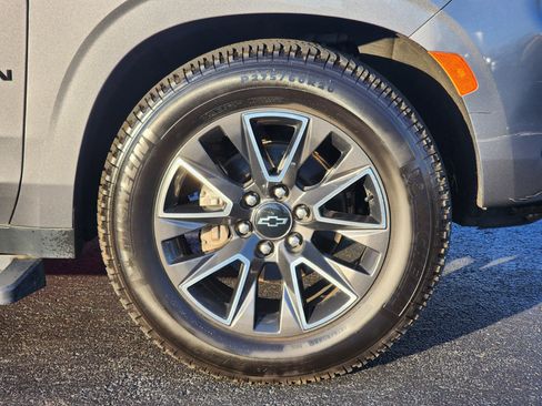 Used 2021 Chevrolet Suburban Z71 w/ Z71 Off-Road Package image 6