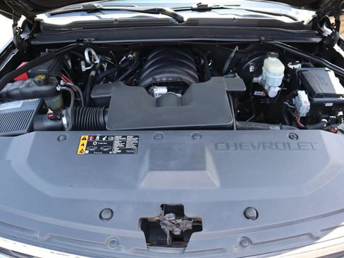 Used 2020 Chevrolet Suburban LT AWD/4WD image 38