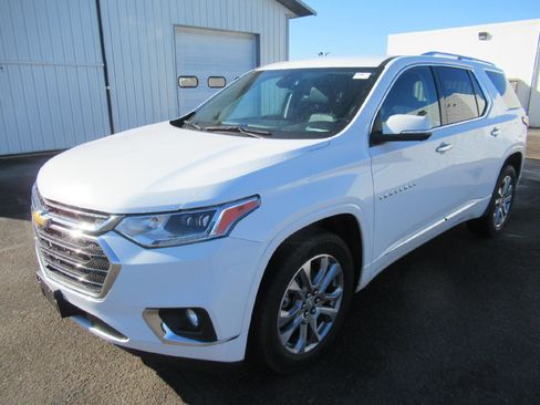 Certified 2021 Chevrolet Traverse Premier w/ LPO, Floor Liner Package image 1